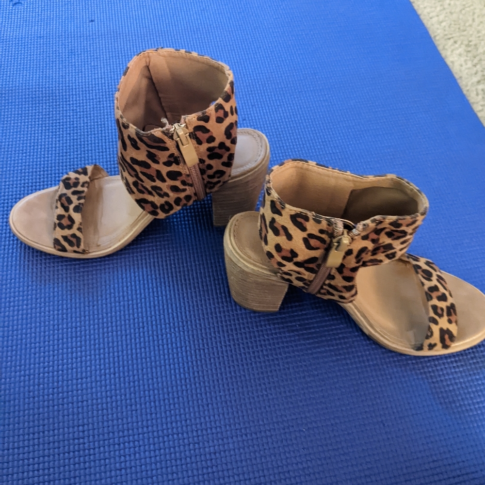 Very Volatile Heels - Picture 5 of 8